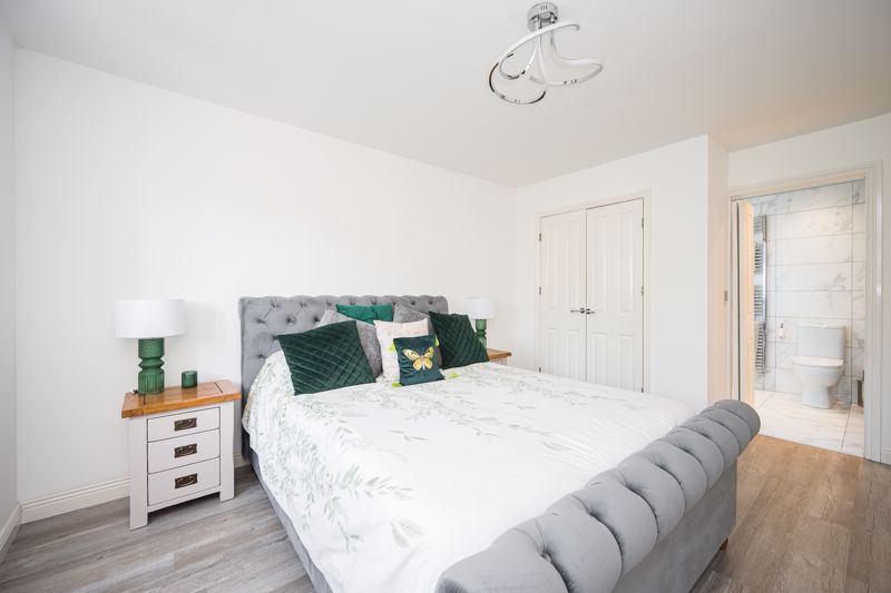 Bedroom- click for photo gallery